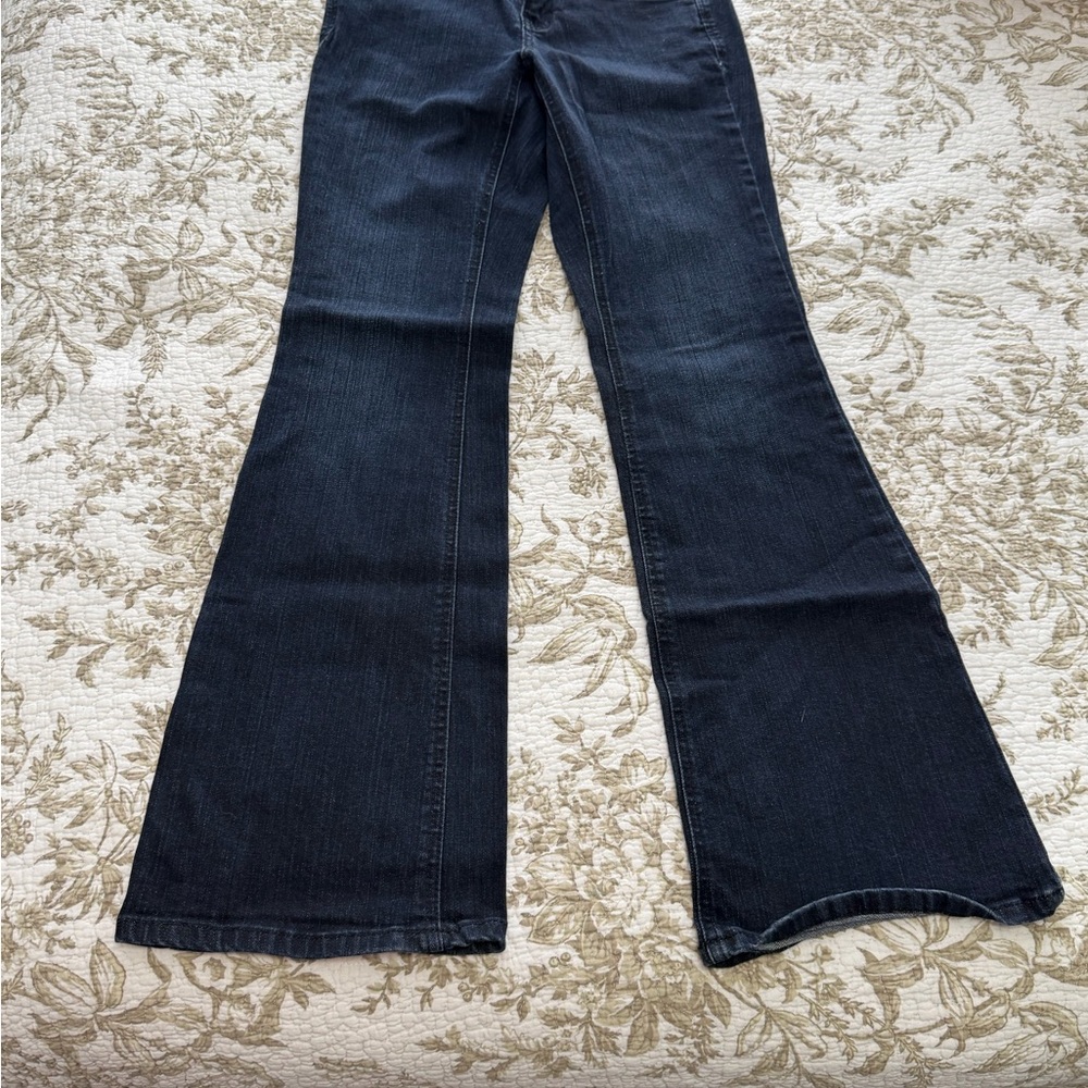 White House black market dark was Jean